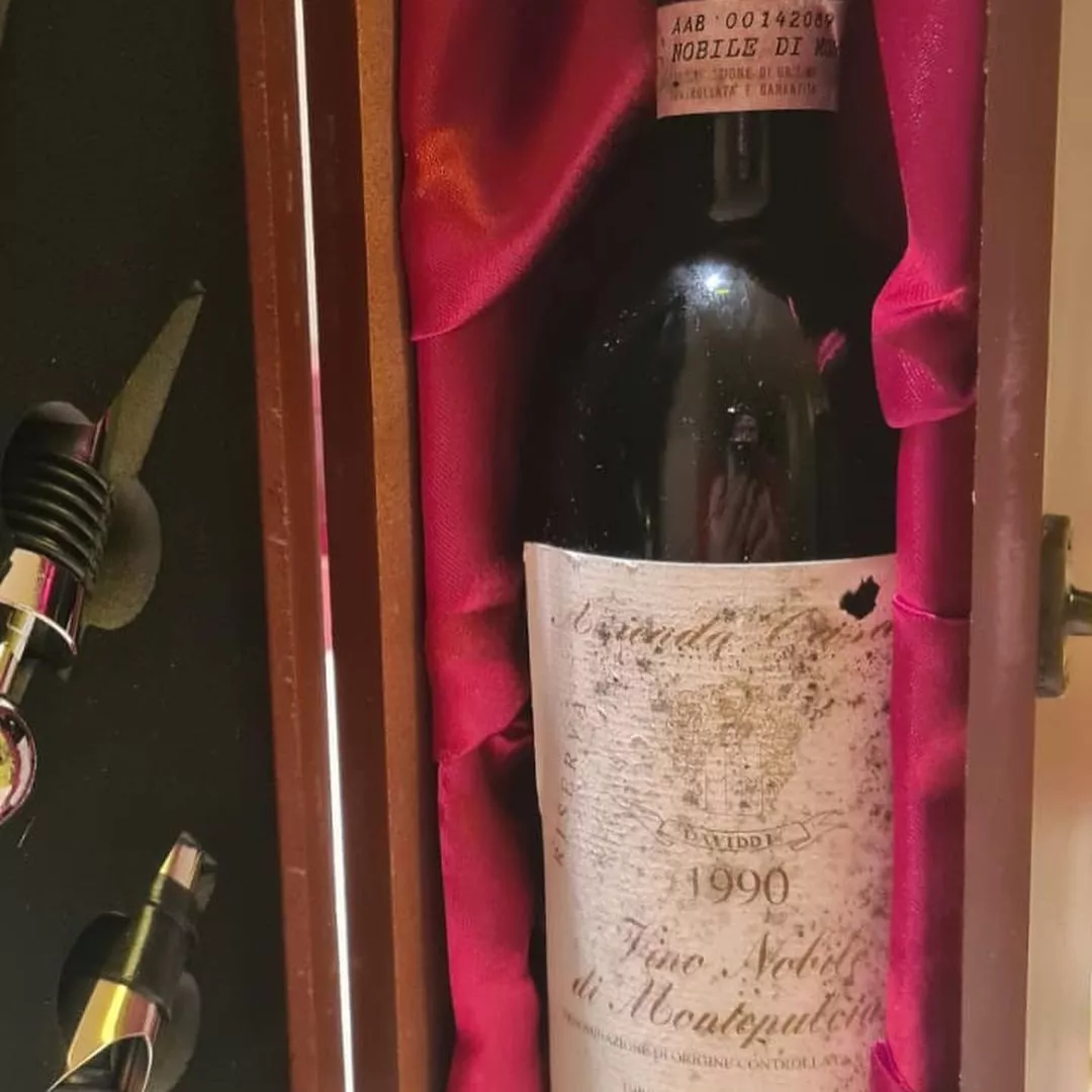 Wyjątkowy prezent w rękach Marcina Millera! Czy gwiazdor disco polo zdecyduje się go otworzyć?!